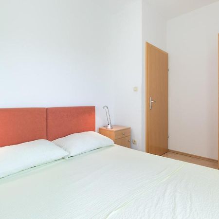 Apartment Cvijic Beige Punat Buitenkant foto