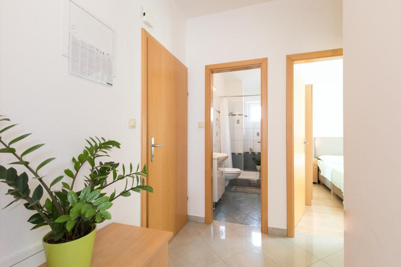 Apartment Cvijic Beige Punat Buitenkant foto