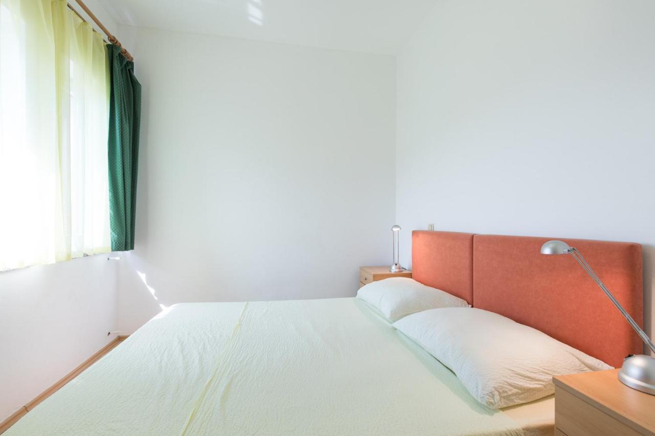 Apartment Cvijic Beige Punat Buitenkant foto