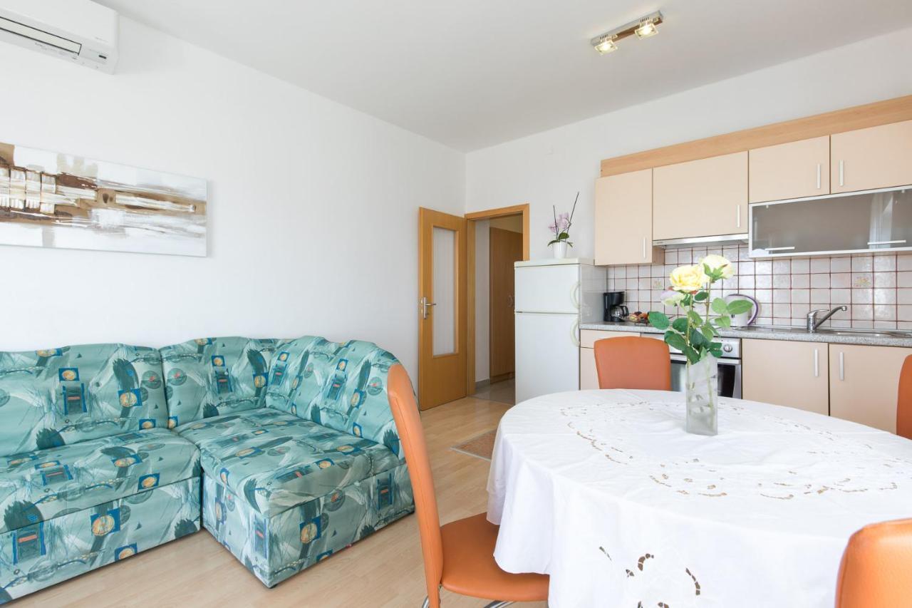 Apartment Cvijic Beige Punat Buitenkant foto