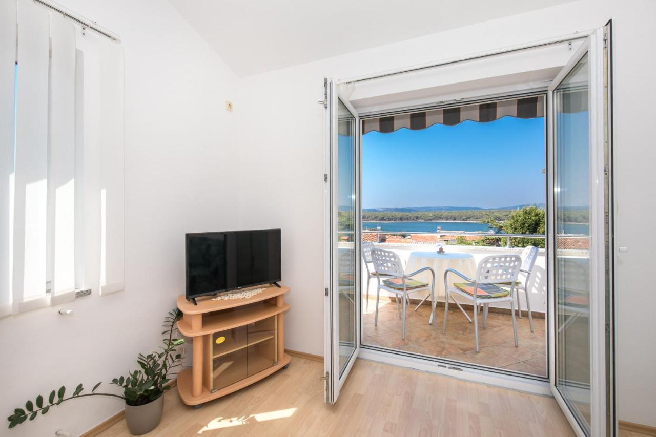 Apartment Cvijic Beige Punat Buitenkant foto