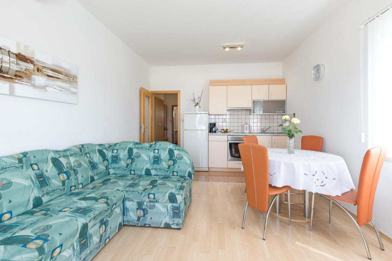 Apartment Cvijic Beige Punat Buitenkant foto